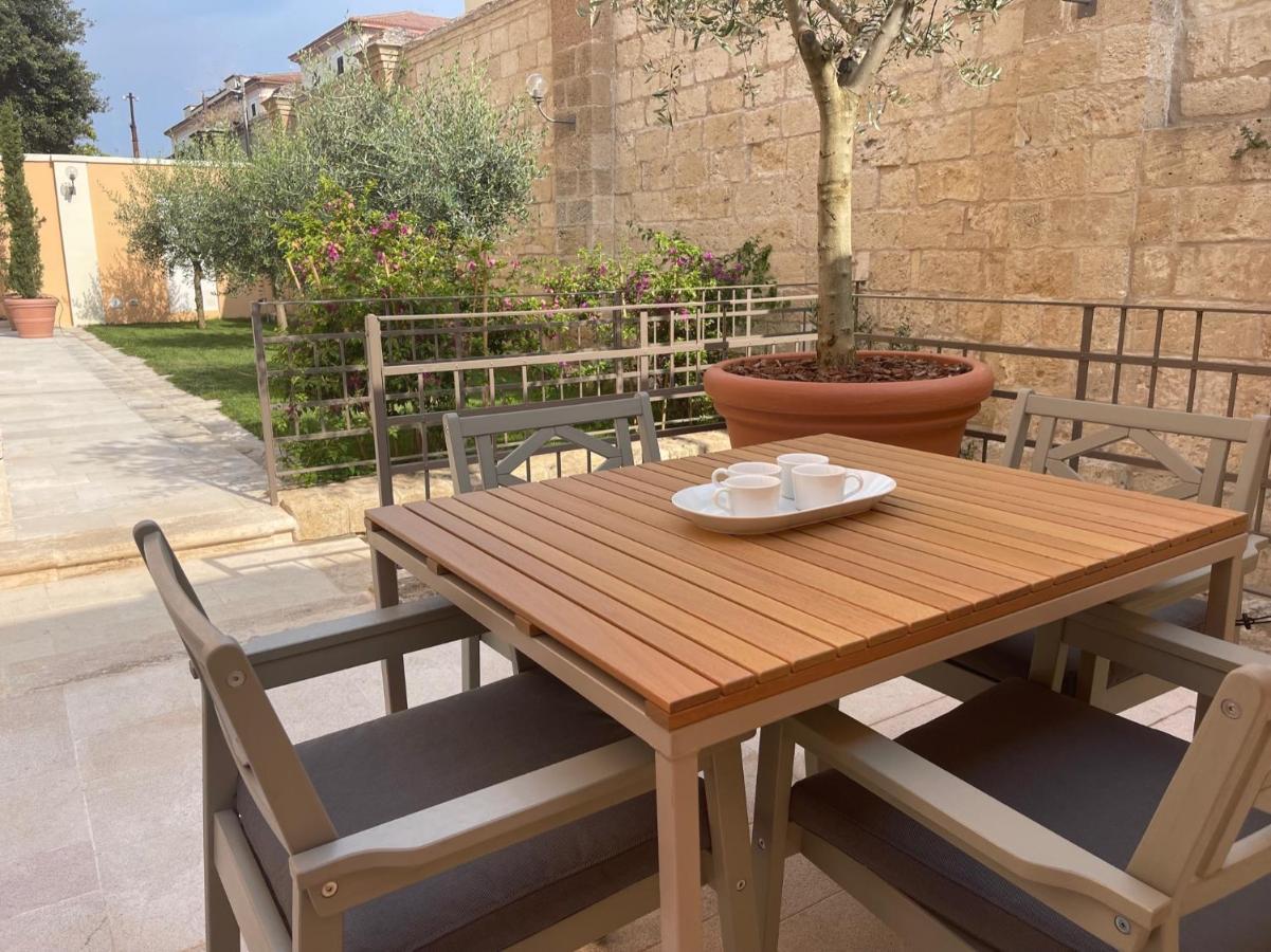 Palazzo Pitagora Hotel Taranto Exterior photo