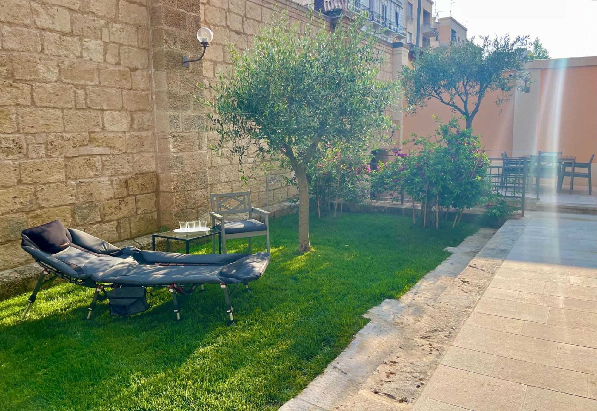Palazzo Pitagora Hotel Taranto Exterior photo