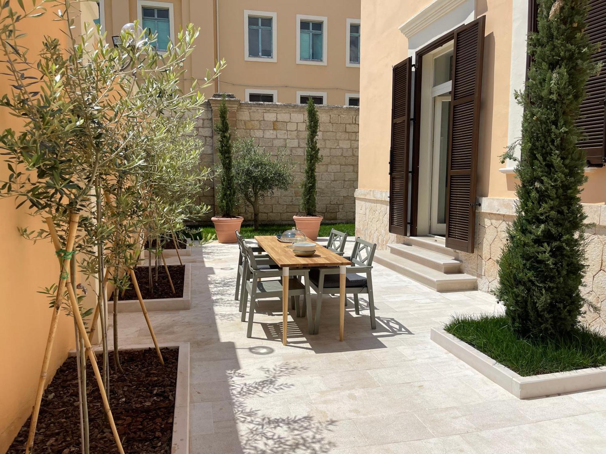 Palazzo Pitagora Hotel Taranto Exterior photo