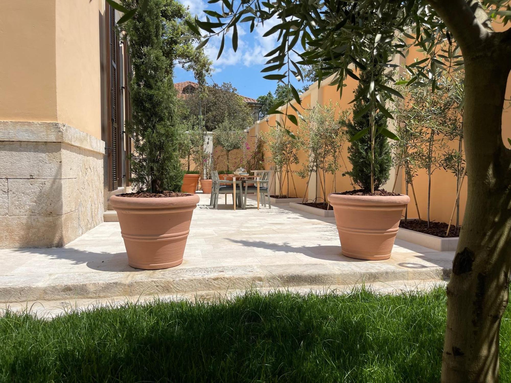 Palazzo Pitagora Hotel Taranto Exterior photo